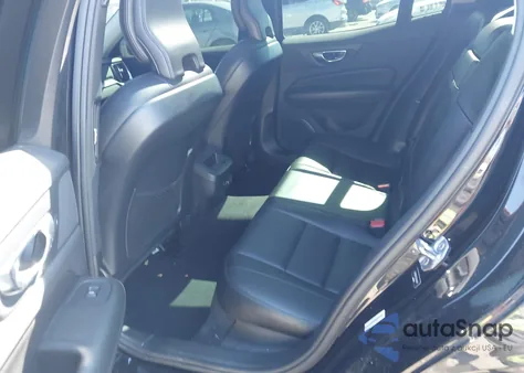 2020 Volvo S60 T5 Momentum z USA, uszkodzony, nr VIN 7JR102FK5LG039141